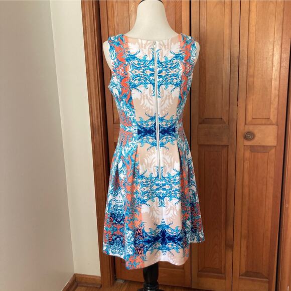 Gabby Skye Stretch Fit & Flare Dress, Size 6 - Picture 3 of 6